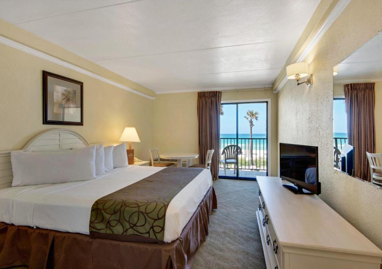 Ramada By Wyndham Panama City Beach / Beachfront Exterior foto