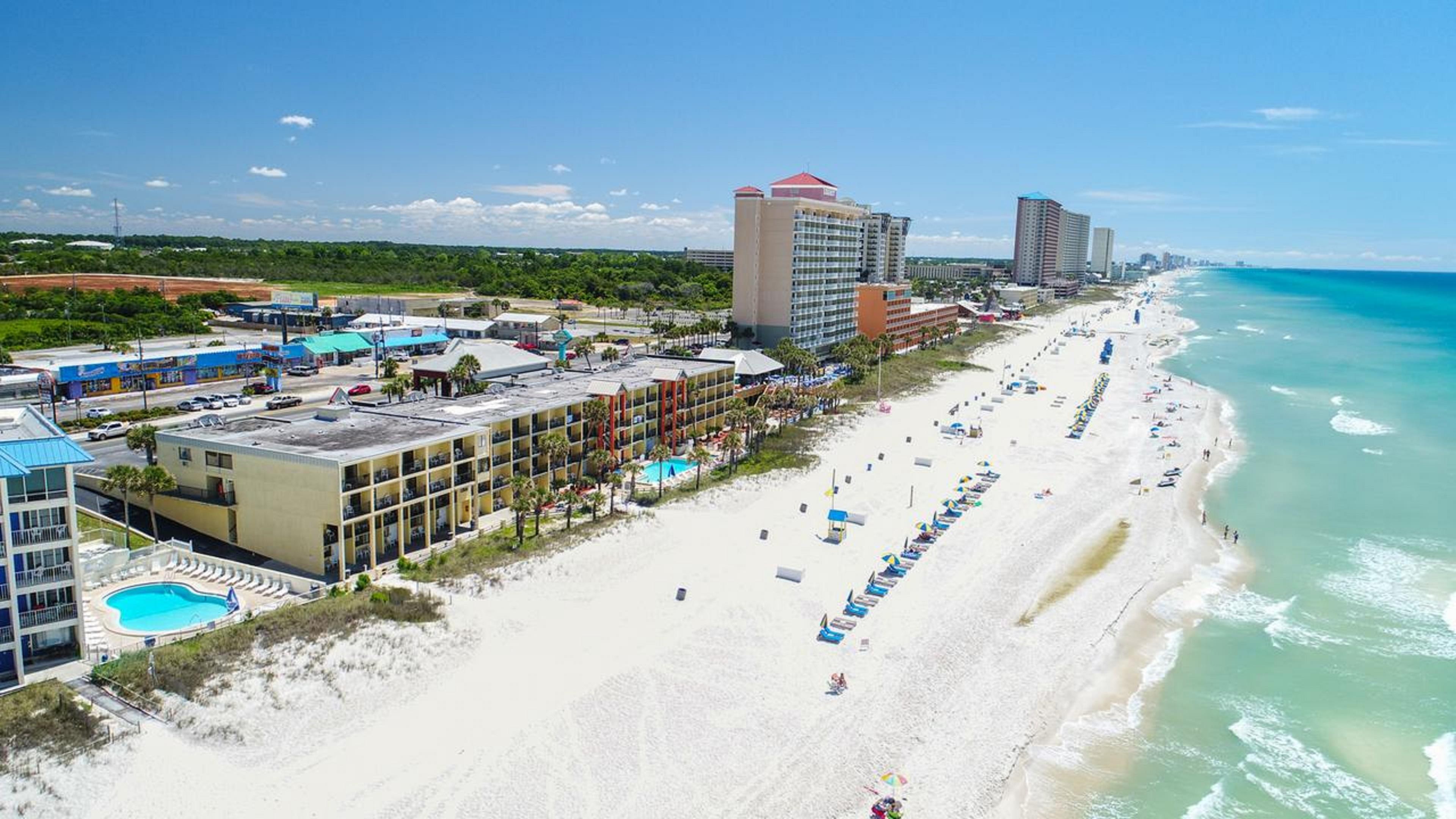 Ramada By Wyndham Panama City Beach / Beachfront Exterior foto