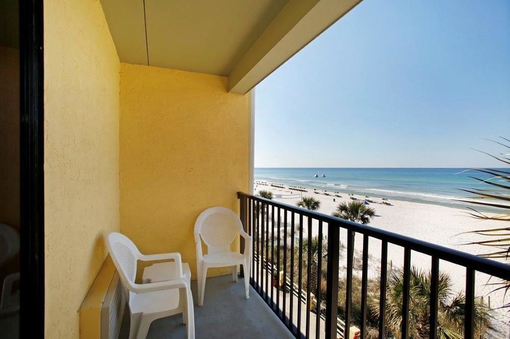 Ramada By Wyndham Panama City Beach / Beachfront Exterior foto